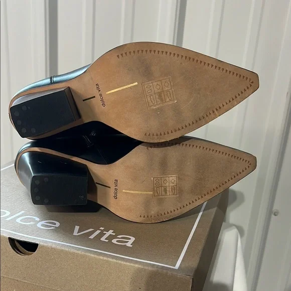 Dolce Vita Black Women's Boots - Picture 7 of 9